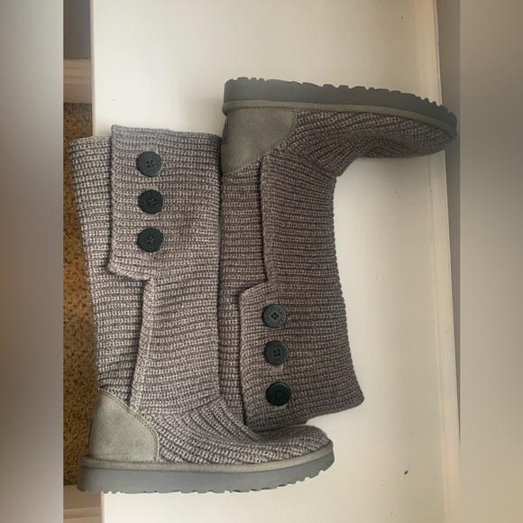 Brand New UGG Boots Size 9 - Picture 2 of 5